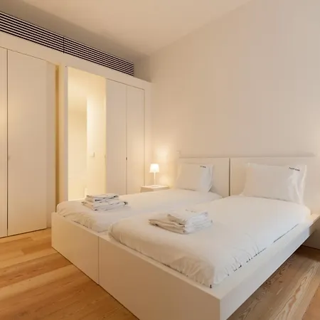 Flh Augusta's Arch Bright Flat *