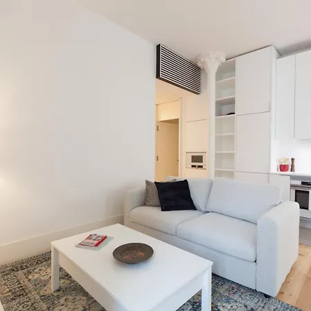 Апартаменты Flh Augusta's Arch Bright Flat